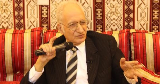جامعة طنطا تكرم محمود فهمى حجازى فى الاحتفال باليوم العالمى للغة العربية