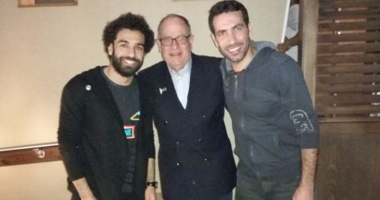 بالصور.. تريكة وكردى يحتفلان مع صلاح بجائزة أفضل لاعب فى أفريقيا