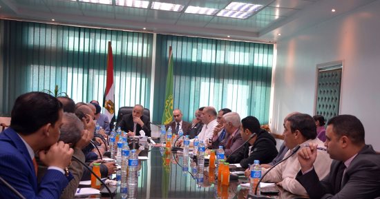 صور .. محافظ القليوبية يدرس وضع كاميرات مراقبة بالميادين والمنشات