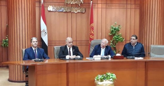 صور.. محافظ بورسعيد: سنلتزم بقرار المحكمة بتخصيص 3 آلاف شقة للتعاونيات
