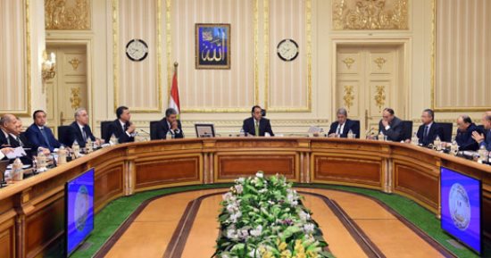 صور.. القائم بأعمال رئيس الوزراء يرأس اجتماعا لمتابعة تطوير المنافذ الحدودية