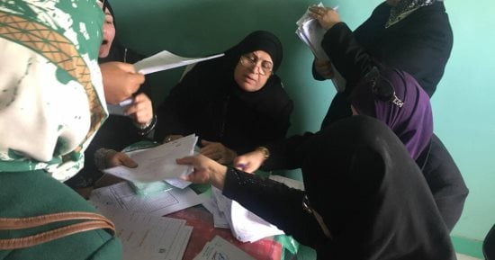 "القومى للمرأة" يستخرج 208 بطاقة رقم قومى لسيدات قرية الروضة بالعريش