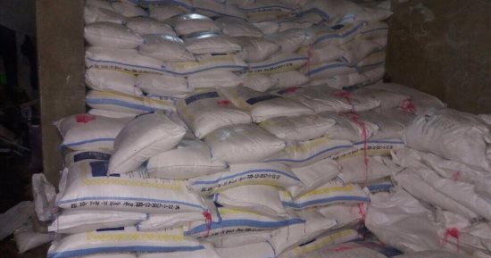 ضبط مدير مصنع مواد غذائية بحوزته 26 طن سكر مجهول المصدر بمدينة نصر