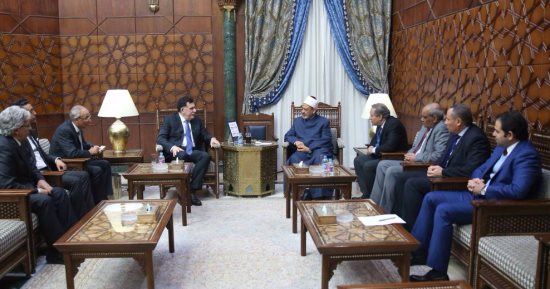 الإمام الأكبر لرئيس حكومة الوفاق الليبية: دعم ليبيا واجب دينى على الأزهر