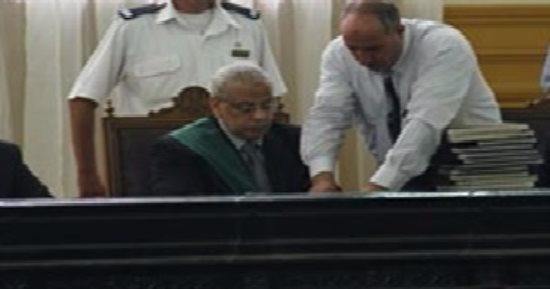النيابة تستعلم عن عامل ونجله طعنهما أمين شرطة لخلافات بينهم فى أوسيم