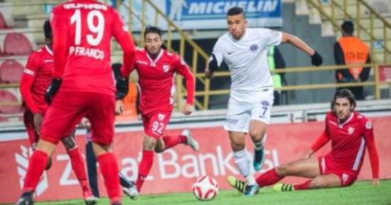 قاسم باشا بقيادة تريزيجيه يستضيف باشاك شهير فى الدورى التركى 