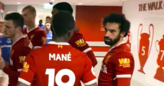 فيديو.. جماهير ليفربول تحذر من غيرة ساديو مانى ضد محمد صلاح