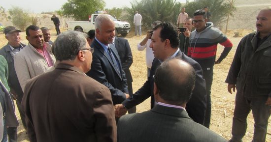 صور .. الأقصر تشهد أول تجربة لفرم مخلفات سفير القصب للإستفادة منها إقتصادياً