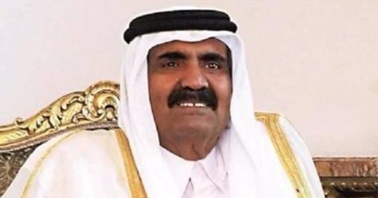 صفحة "قطر مباشر" تتداول أنباء عن تعرض حمد بن خليفة لجلطة دماغية