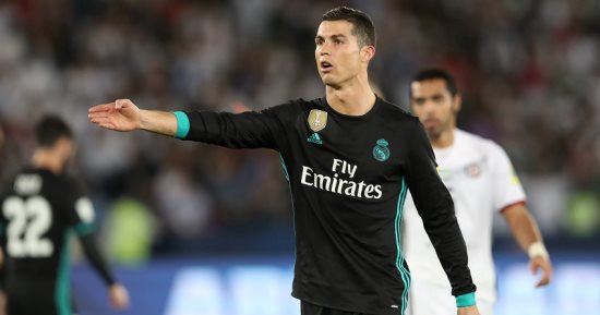 فيديو.. جماهير الجزيرة الإماراتى تستفز كريستيانو رونالدو بهتاف "ميسى"