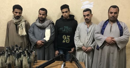 القبض على مقاول استعان بمسلحين لطرد سكان عقار مجاور لأرضه بدار السلام
