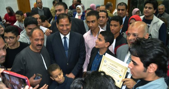 محافظ الغربية يكرم ٥٠ طالبا فى مسابقة إذاعه وسط الدلتا