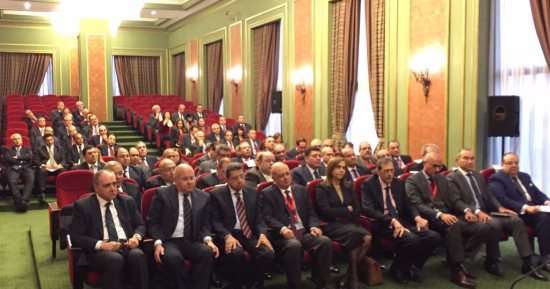 وزير الخارجية يجتمع بمساعدى الوزير ونوابهم ومديرى الإدارات