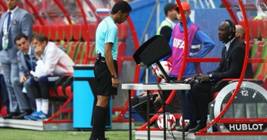 كأس العالم 2018.. الـ "VAR" ناس وناس.. مهزلة تحكيمية تضرب المونديال