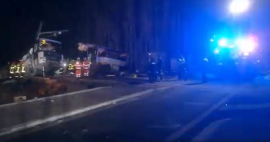 صور.. مقتل 4 على الأقل فى تصادم قطار وحافلة جنوب غرب فرنسا