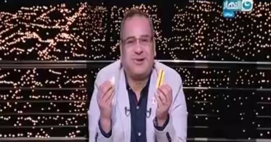 فيديو.. القرموطى يسخر من تصريحات وزير النقل حول تذكرة المترو بـ"الأكل" على الهواء