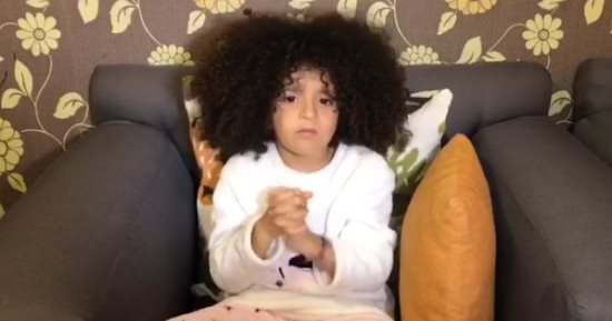 بالفيديو.. "شيزو" للمغتربين: "الغربة تربة.. بندفن نفسنا فيها"