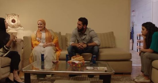 موجة نقد من مشاهد ظهور الصحفيين بعيدا عن الواقع فى "سابع جار"