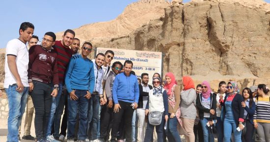 صور.. طلبة كلية السياحة والفنادق بالأقصر فى زيارة لمحمية الدبابية الطبيعية