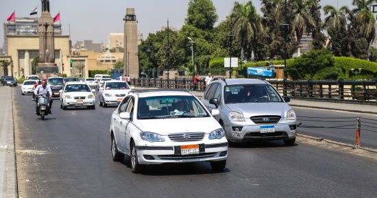 حملات مرورية لرصد المخالفات بمحاور القاهرة والجيزة