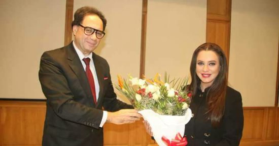 صور.. وزير الثقافة التونسى يكرم سلاف فواخرجى