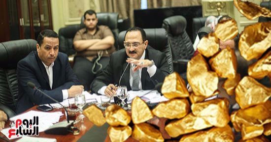 رحلة بحث البرلمان عن الذهب تبدأ من الوادى الجديد.. 6 توصيات بتقرير لجنة النقل حول زيارة المحافظة.. أبرزها عمل طريق لجبل الكامل لاستخراج المعدن خام.. وتخفيض سعر الفدان لـ200 جنيه.. وإعادة تشغيل مطار الداخلة