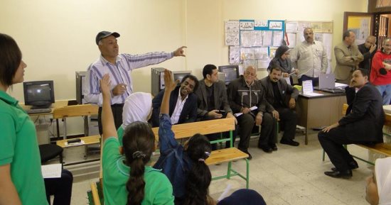 صور.. "أدباء مصر" يعقد مائدة مستديرة حول اكتشاف الموهوبين
