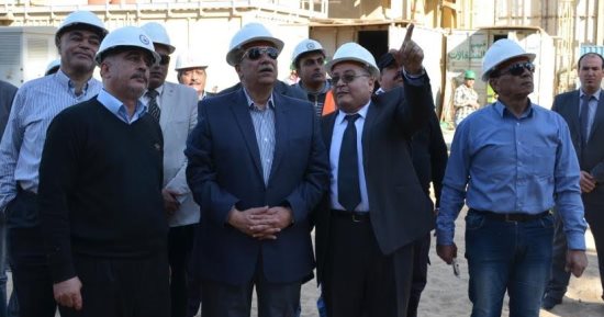 محافظ الإسماعيلية يتفقد محطة الشباب الغازية لإنتاج الكهرباء بمدينة القصاصين الجديدة.