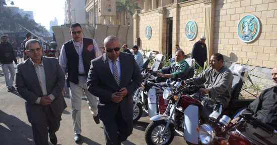 صور .. محافظ المنوفية يسلم 9 دراجات بخارية لذوى الإحتياجات الخاصة