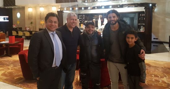 محمد هنيدى وخالد أبو بكر فى الرياض للمشاركة فى احتفالية المنتخب السعودى