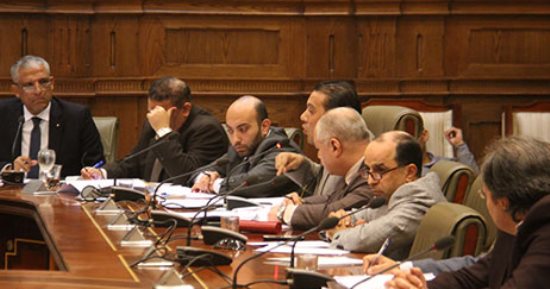 النائب محمد الفيومى: 90% من المحال التجارية بمصر غير مرخصة (صور)