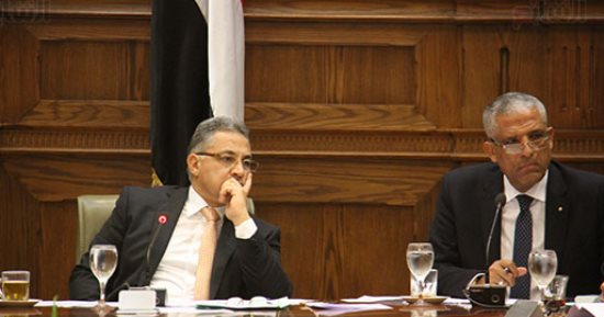 الحكومة: قانون المحال العامة يستهدف إنهاء تضارب جهات إصدار التراخيص (صور)