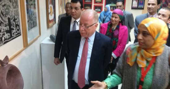 وزير الثقافة يفتتح الملتقى الدولى السادس للفنون الشعبية بقصر ثقافة العوامية