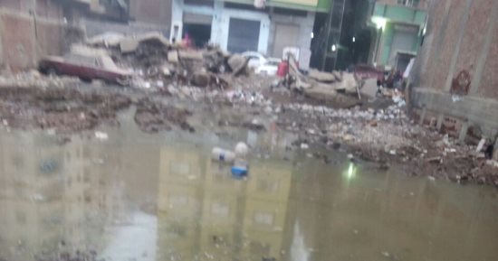 قارئ يطلب بتدخل هيئة الصرف الصحى لتخوفه من إنهيار منزله بأوسيم فى الجيزة