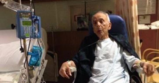 نقيب الصحفيين يطالب النائب العام بالسماح لإبراهيم نافع بالعودة للبلاد