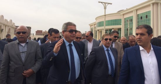 صور.. وزير الشباب من الإسماعيلية: ننسق مع الأندية لعودة الجماهير بالدورى
