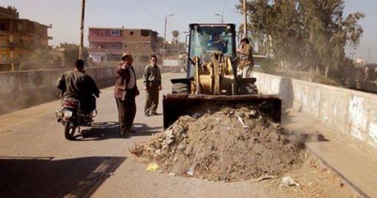 رفع 60 طن قمامة فى حملة مكبرة بقرية الأخماس فى المنوفية