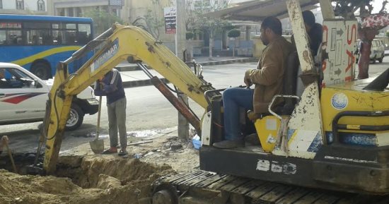استجابة لـ"اليوم السابع".. حل مشكلة الصرف الصحى على مياه شاطئ أبو قير