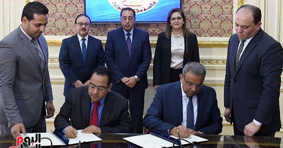 مدبولى يشهد توقيع "التخطيط" والهيئة القومية للبريد لميكنة الخدمات الحكومية