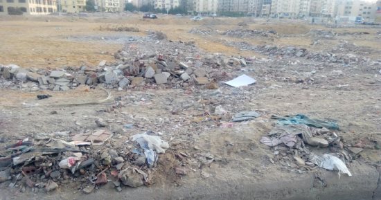 صور.. شكوى من تراكم القمامة ومخلفات البناء بالحى الثانى فى 6 أكتوبر