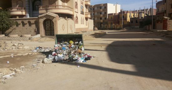 أهالى مدينة بنى سويف الجديدة يطالبون بإزالة تراكمات القمامة