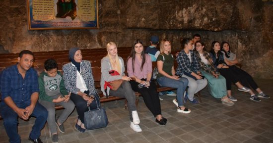 وفد طلاب جامعة بيتاجورسك الروسية يزورون دير العذراء بأسيوط