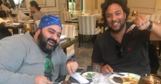 شيكو ينشر صورة مع ميدو ويعلق: "إحنا إزاى عايشين بأسماينا دى"