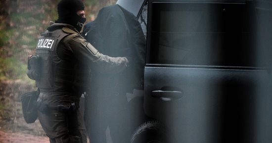 صور.. ألمانيا تعتقل شخصا يشتبه بانتمائه لتنظيم داعش فى العراق  