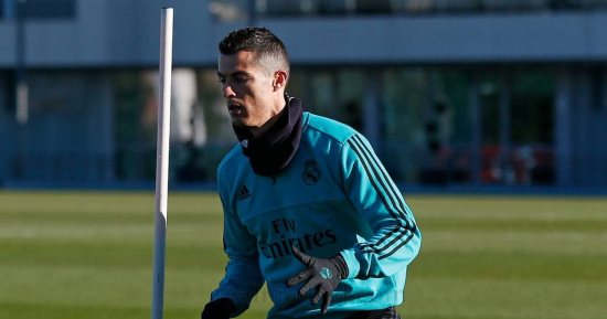صور.. رونالدو يعود إلى تدريبات ريال مدريد استعداداً للكلاسيكو