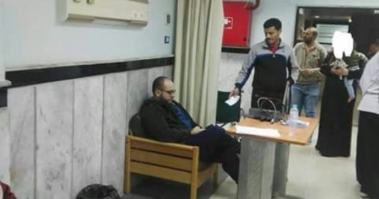 إحالة طبيب بمستشفى دمياط التخصصى للتحقيق لتجاهله الكشف على المرضى