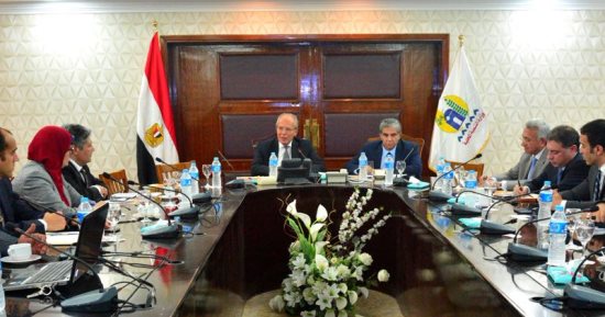 وزيرا التنمية المحلية والبيئة يجتمعان بممثلى البنوك لمناقشة منظومة النظافة