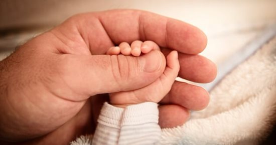 6 أخطاء اوعى تقعى فيها مع طفلك لو عايزة تحافظى على صحته 