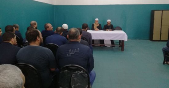 "الفتوى نور".. هل يحق للمسجون أو مقيد الحرية الإفطار فى رمضان؟