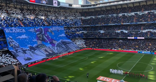 فيديو.. جماهير ريال مدريد تبهر العالم بدخلة رائعة فى كلاسيكو برشلونة